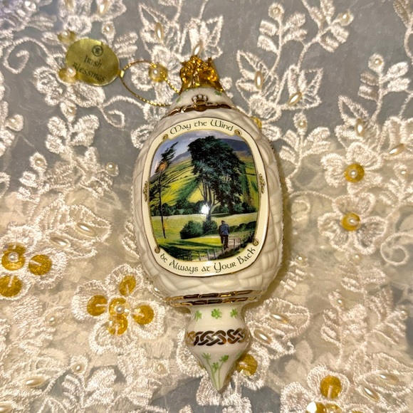 Irish Blessings Set of 3 New Bradford Editions
Heirloom porcelain ornament 1999 - Picture 7 of 12